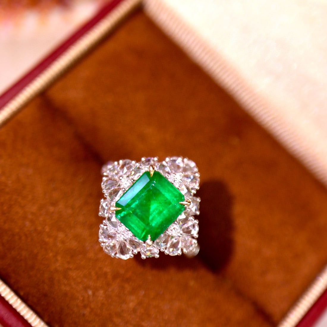 14k Gold 3.25 Ctw Vivid Green Natural Emerald & Diamond Ring - 5