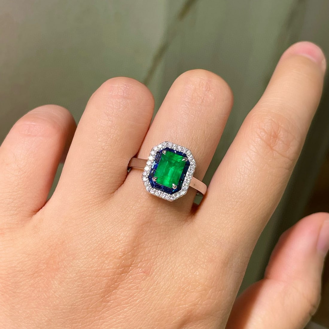 14k Gold 1.33 Ctw Vivid Green Natural Emerald & Diamond Ring - 2