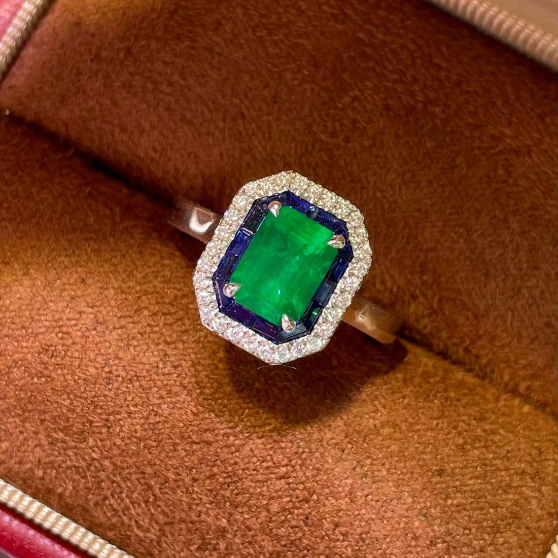 14k Gold 1.33 Ctw Vivid Green Natural Emerald & Diamond Ring - 5