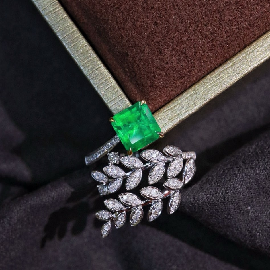 14k Gold 1.47 Ctw Vivid Green Natural Emerald & Diamond Ring - 3