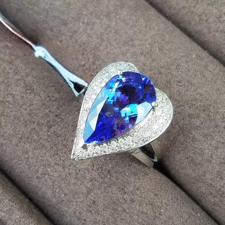 14k Gold 7.0 Ct Natural Tanzanite & Diamond Ring - 2