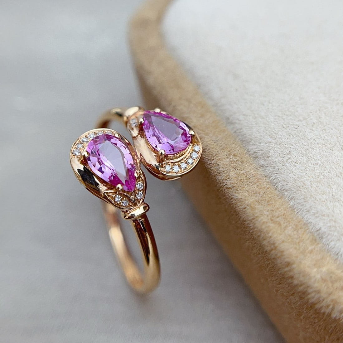 14k Gold 0.70 Ct Natural Padparadscha Sapphire & Diamond Ring - 6