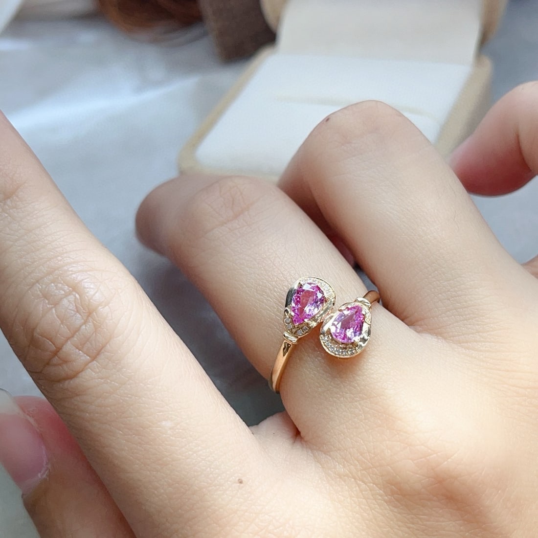 14k Gold 0.70 Ct Natural Padparadscha Sapphire & Diamond Ring - 7