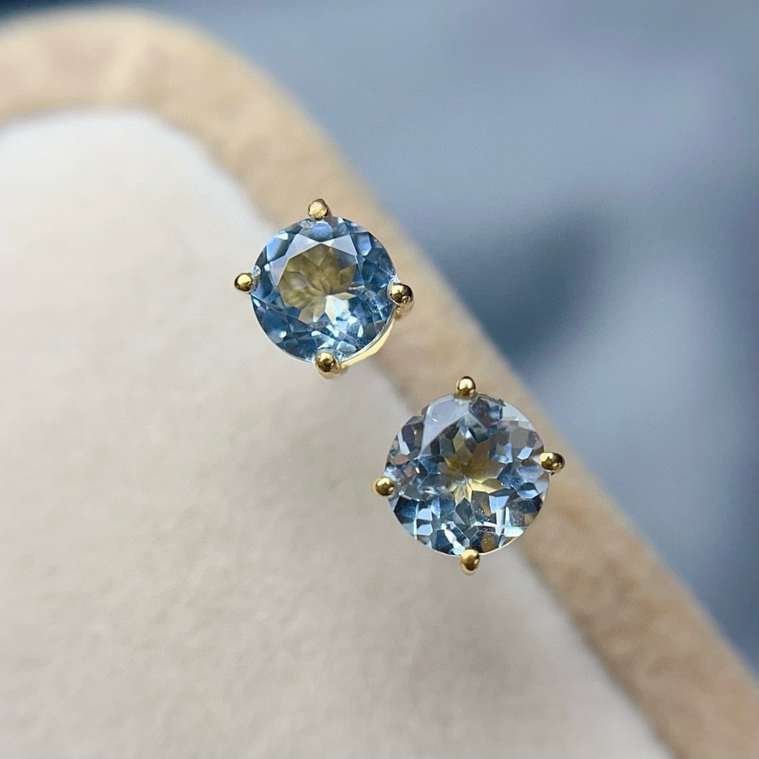 14k Gold 2.00 Ct Natural Aquamarine Earrings - 3