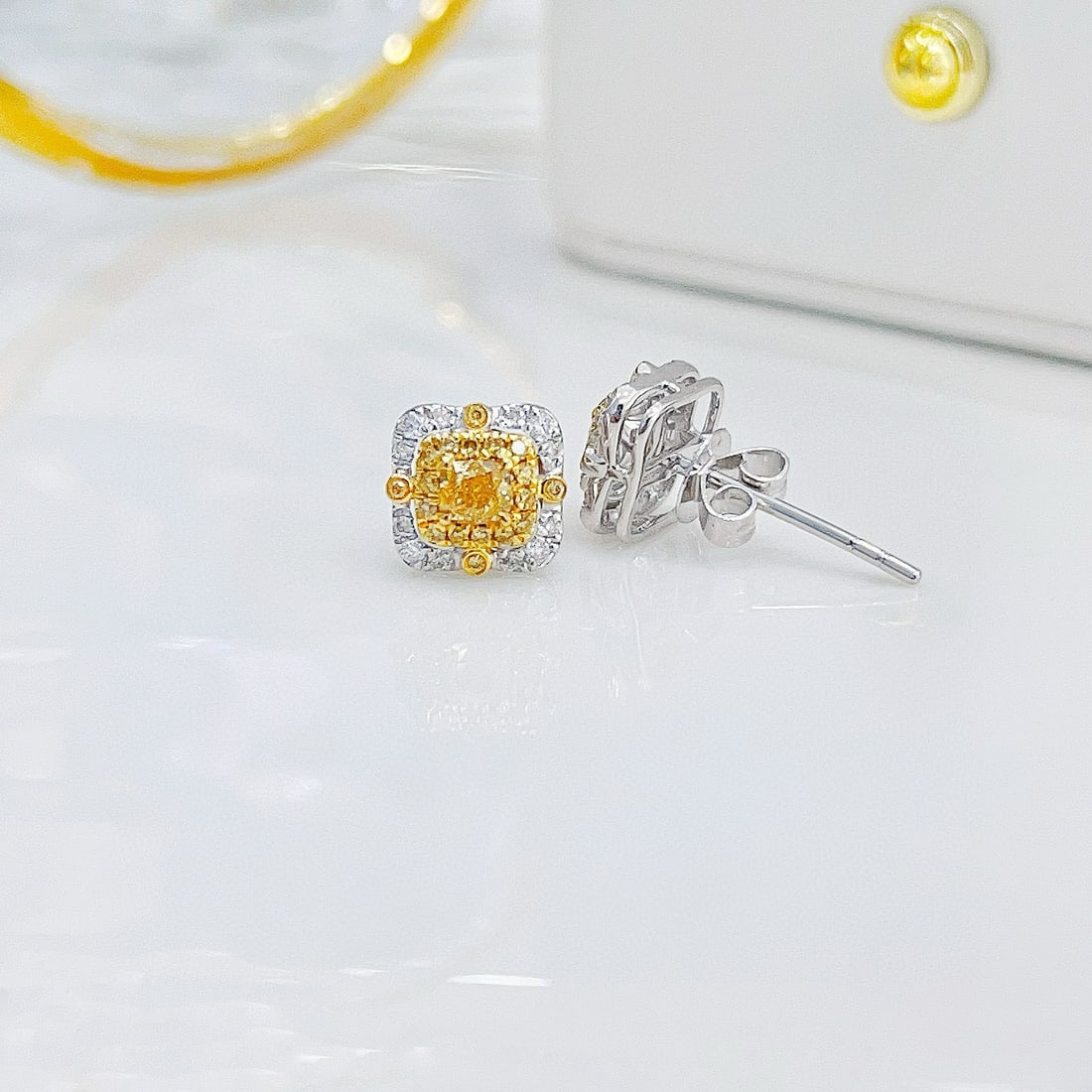 14k Gold 0.52 Ctw Natural Yellow Diamond & Diamond Earrings - 4