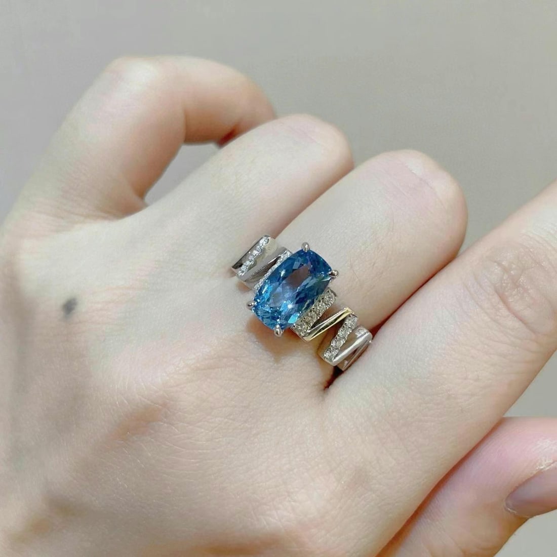 14k Gold 2.25 Ctw Natural Aquamarine & Diamond Ring - 2