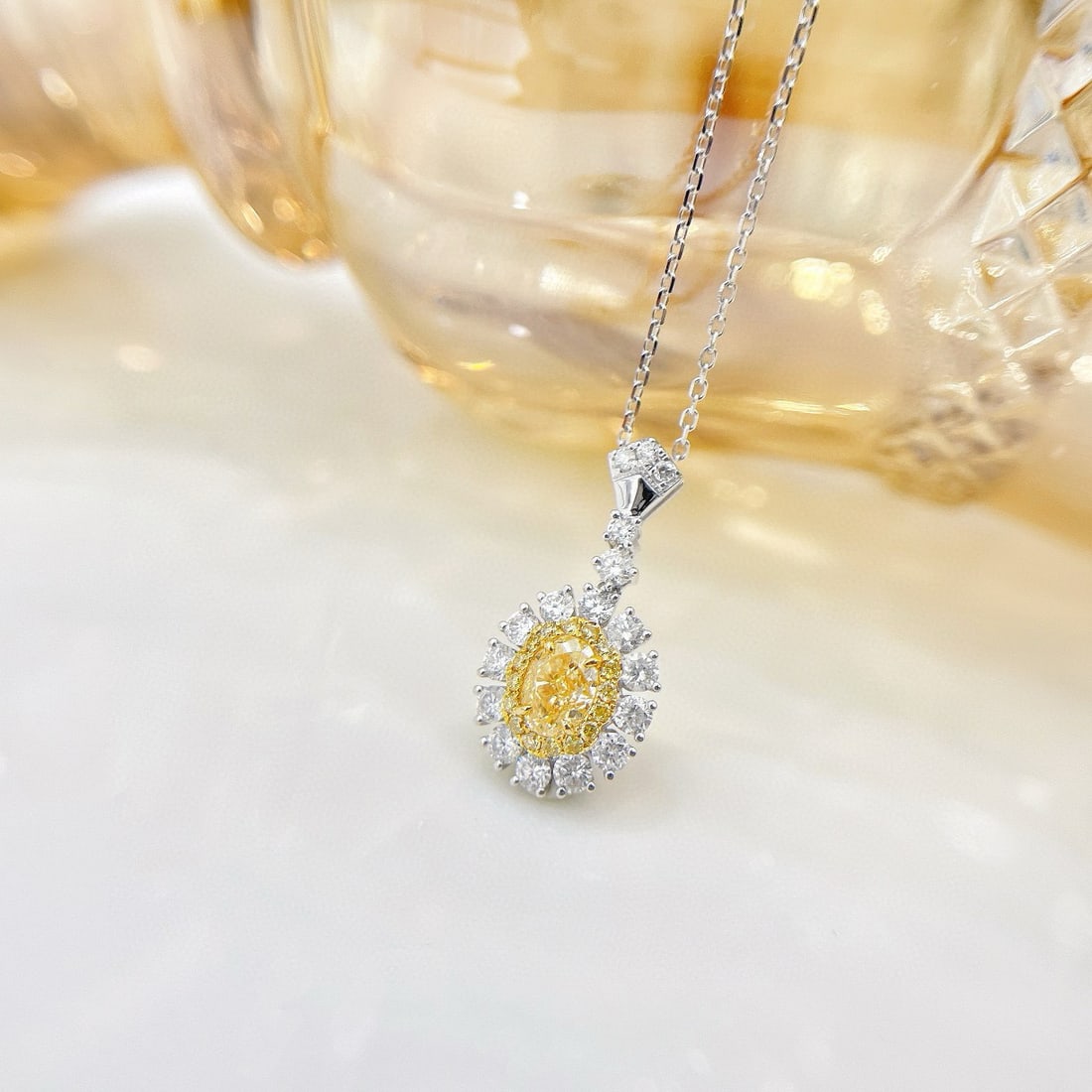 14k Gold 0.92 Ctw Natural Yellow Diamond & Diamond Necklace - 4