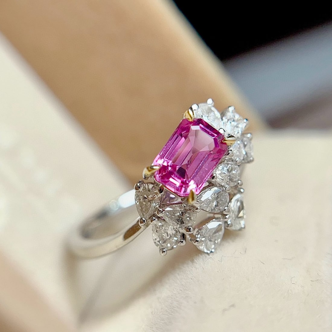 14k Gold 1.00 Ct Natural Padparadscha Sapphire & Diamond Ring - 5