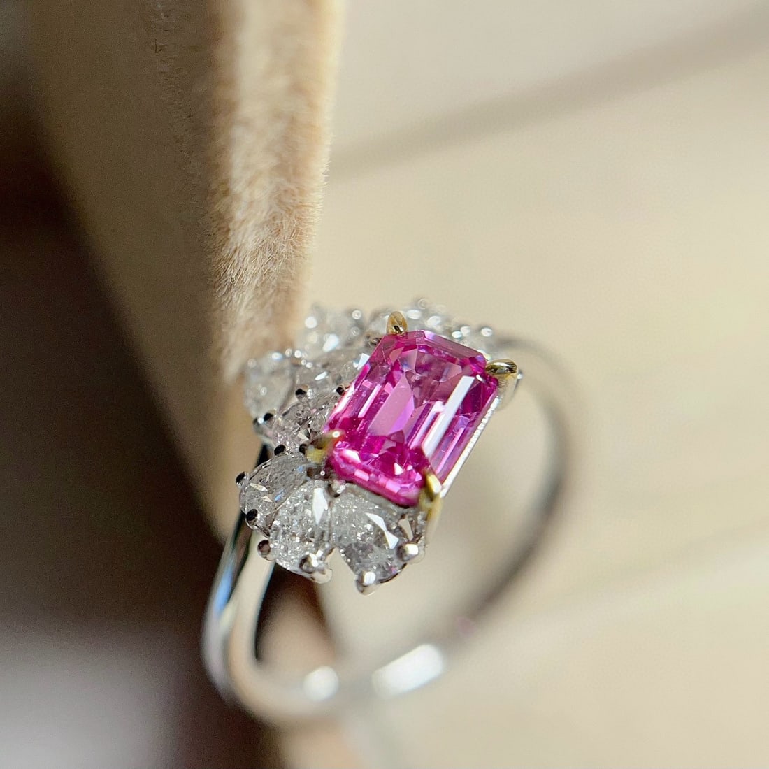 14k Gold 1.00 Ct Natural Padparadscha Sapphire & Diamond Ring - 6