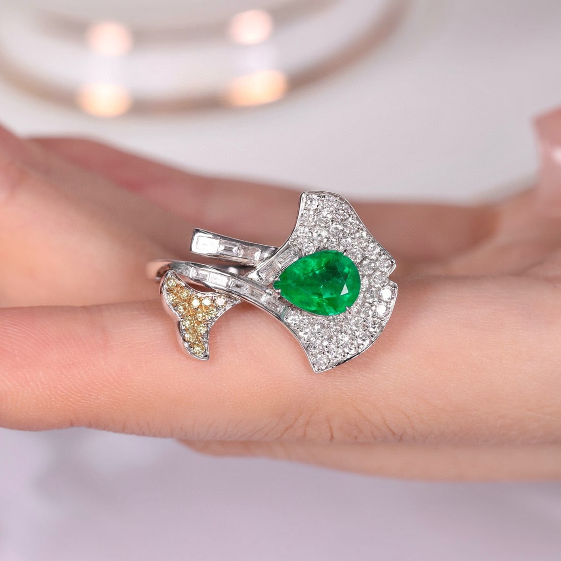 14k Gold 2.07 Ctw Vivid Green Natural Emerald & Diamond Ring - 2