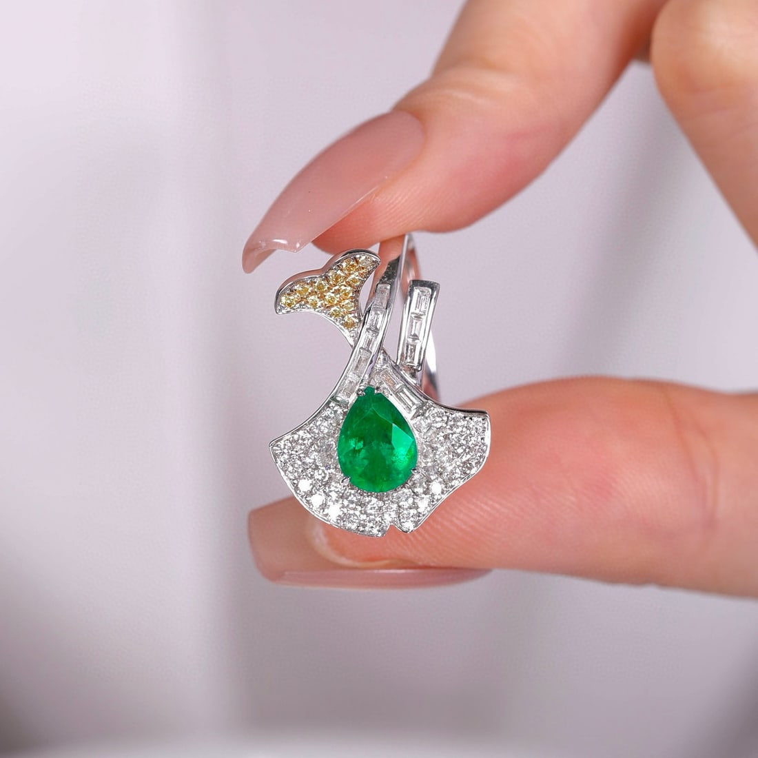 14k Gold 2.07 Ctw Vivid Green Natural Emerald & Diamond Ring - 3