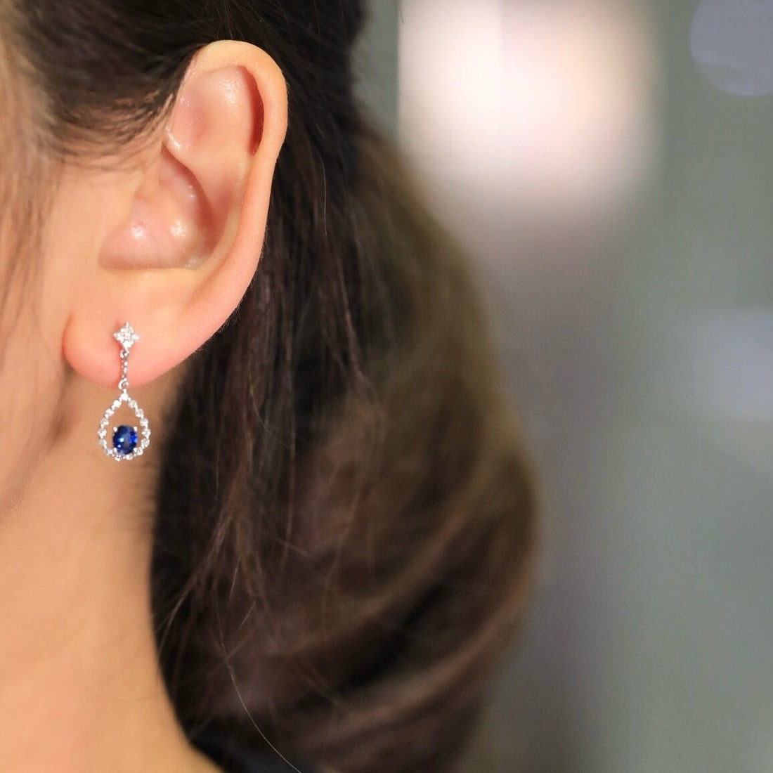 14k Gold 0.78 Ct Vivid Blue Natural Sapphire & Diamond Earrings - 3