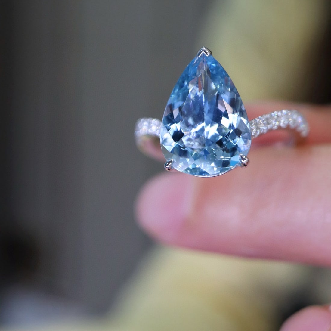 14k Gold 3.28 Ctw Natural Aquamarine & Diamond Ring - 4