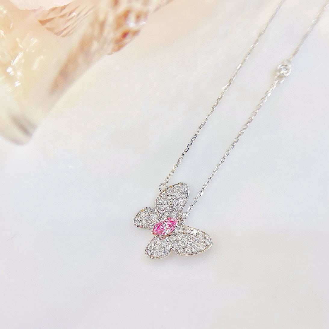 14k Gold 0.37 Ctw Natural Pink Diamond & Diamond & Butterfly Necklace - 4