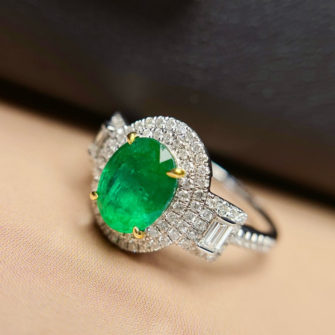14k Gold 1.85 Ct Vivid Green Natural Emerald & Diamond Ring - 2