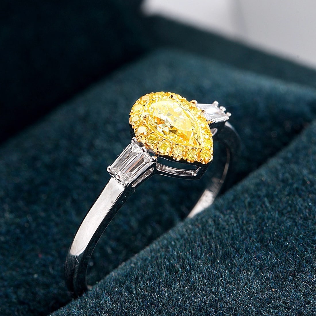 14k Gold 0.46 Ctw Natural Yellow Diamond & Diamond Ring - 2