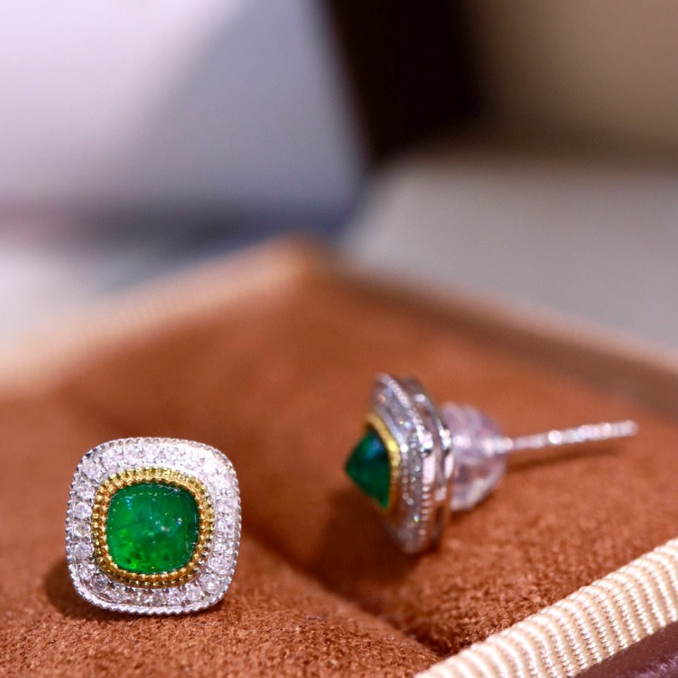 14k Gold 1.12 Ctw Vivid Green Natural Emerald & Diamond Earrings - 4