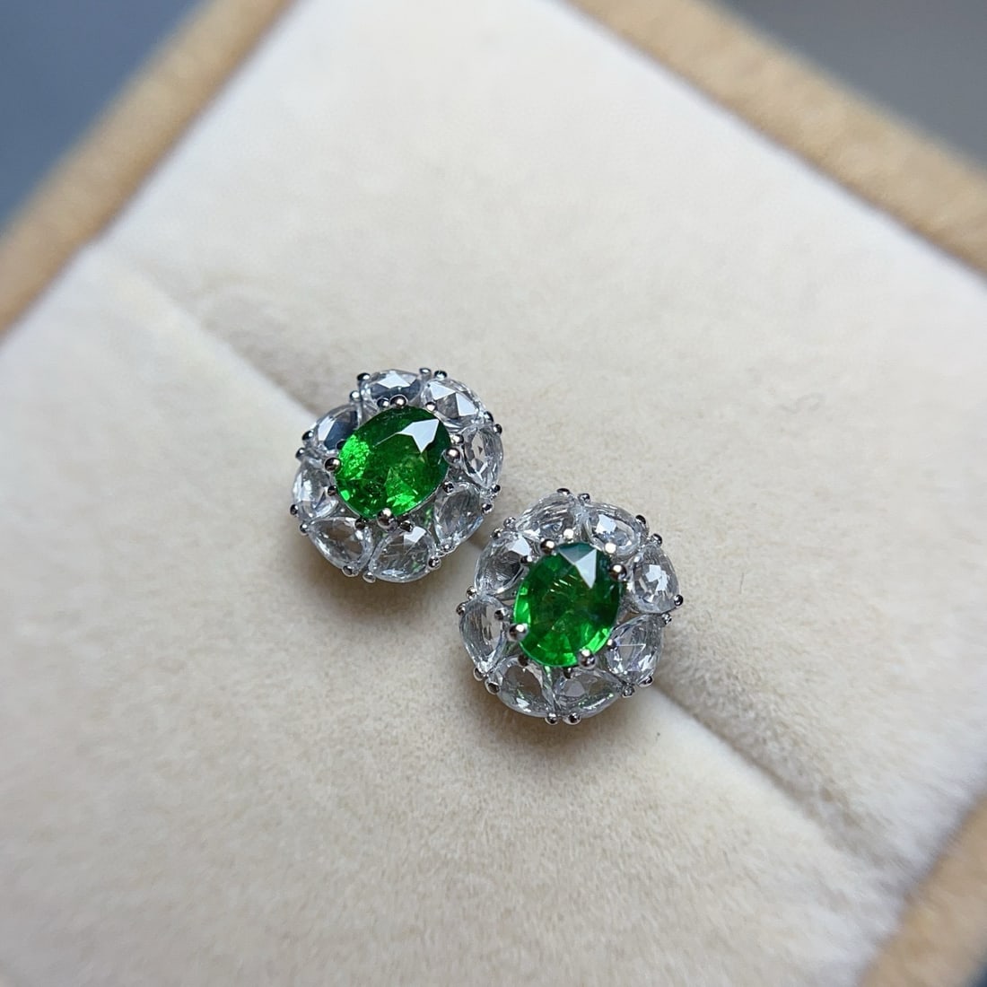 14k Gold 1.00 Ct Natural Tsavorite & Sapphire Earrings - 4