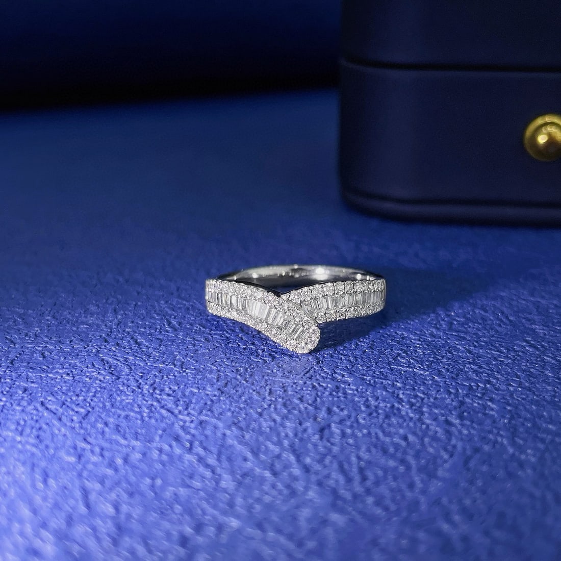 14k Gold 0.46 Ct Natural H Diamond Ring - 4