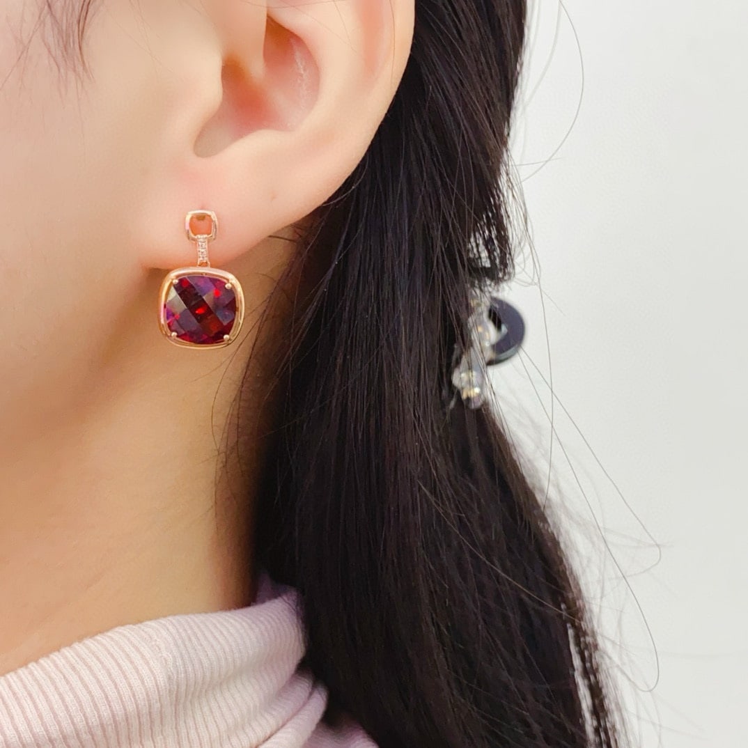 14k Gold 11.04 Ct Natural Garnet & Diamond Earrings - 4