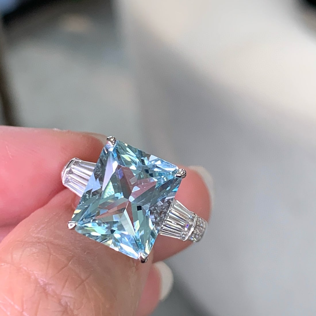 14k Gold 5.39 Ctw Natural Aquamarine & Diamond Ring - 4