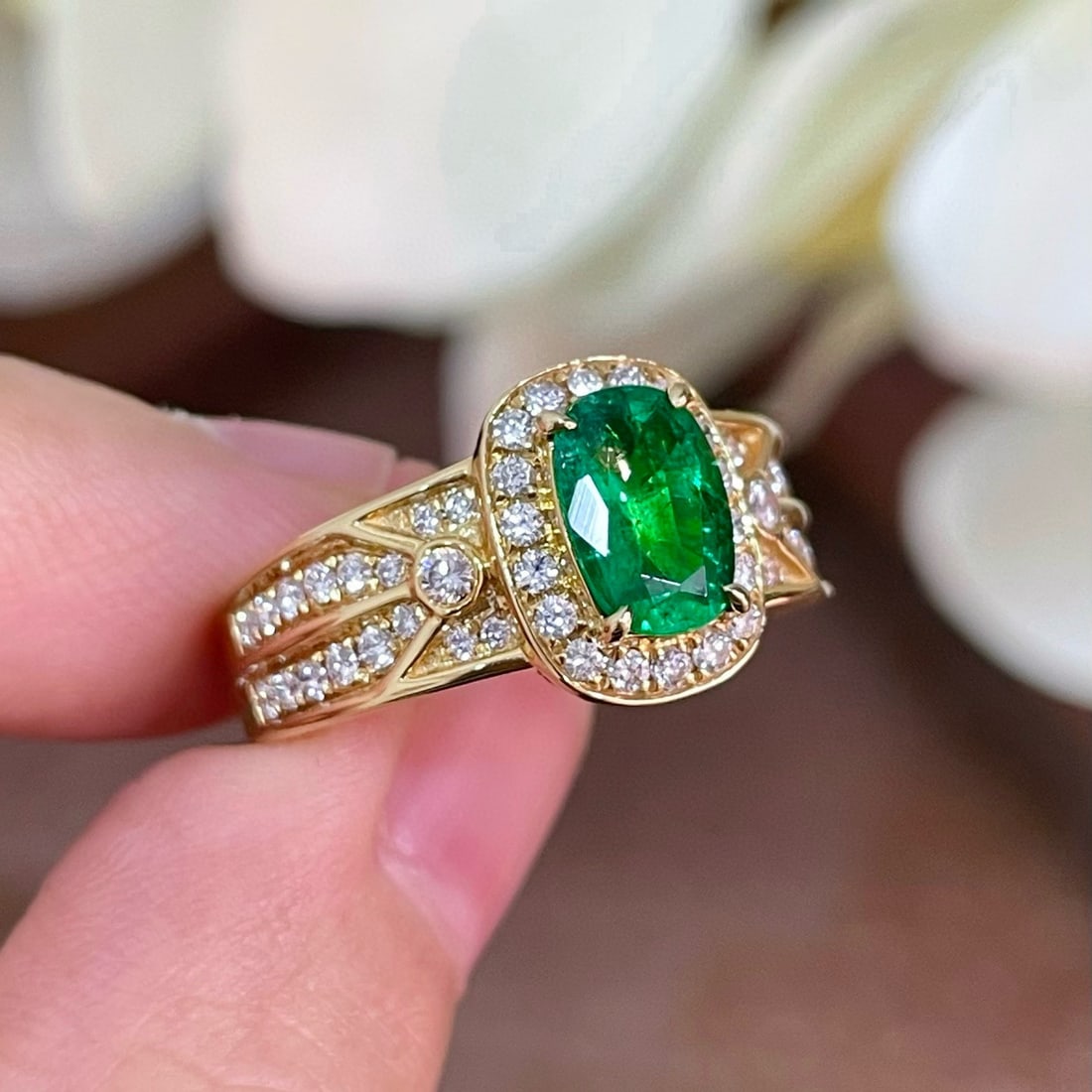 14k Gold 1.45 Ctw Vivid Green Natural Emerald & Diamond Ring - 2