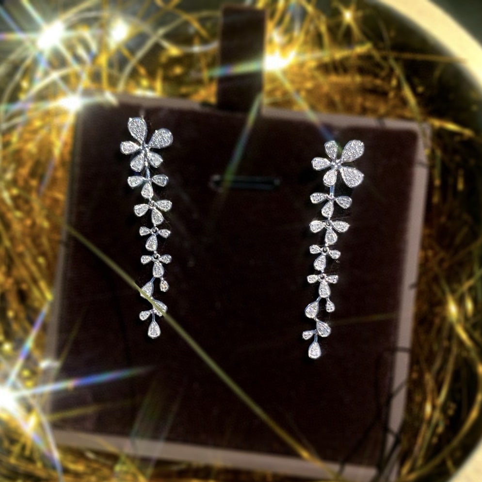 14k Gold 0.4 Ct Natural H Diamond Earrings: Ref:230950358 // gold content:14k gold // main gemstone:diamond // shape:round // carat weight:0. 4ct // clarity grade:vs-si // color:h // treatment:natural // cut grade:g // Condition: NewLow