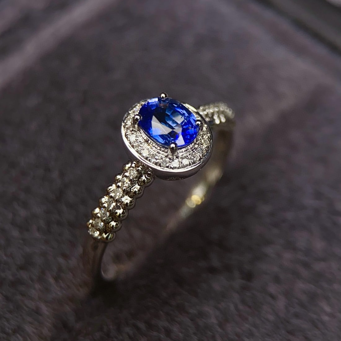 14k Gold 0.6 Ct Natural Sapphire & Diamond Ring - 3