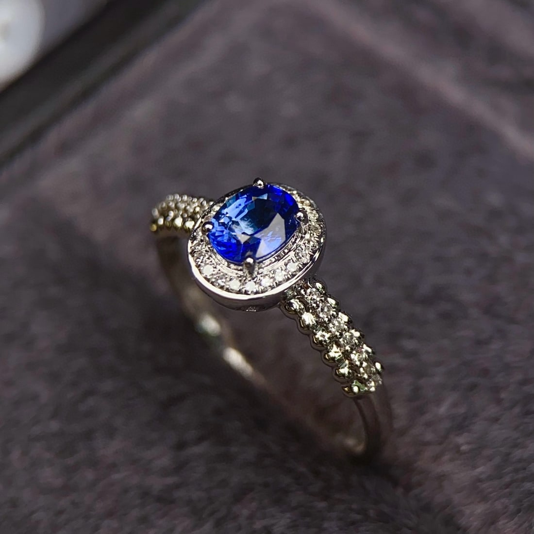 14k Gold 0.6 Ct Natural Sapphire & Diamond Ring - 4