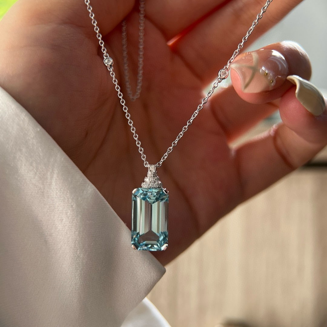 14k Gold 5.59 Ctw Natural Aquamarine & Diamond Necklace - 4