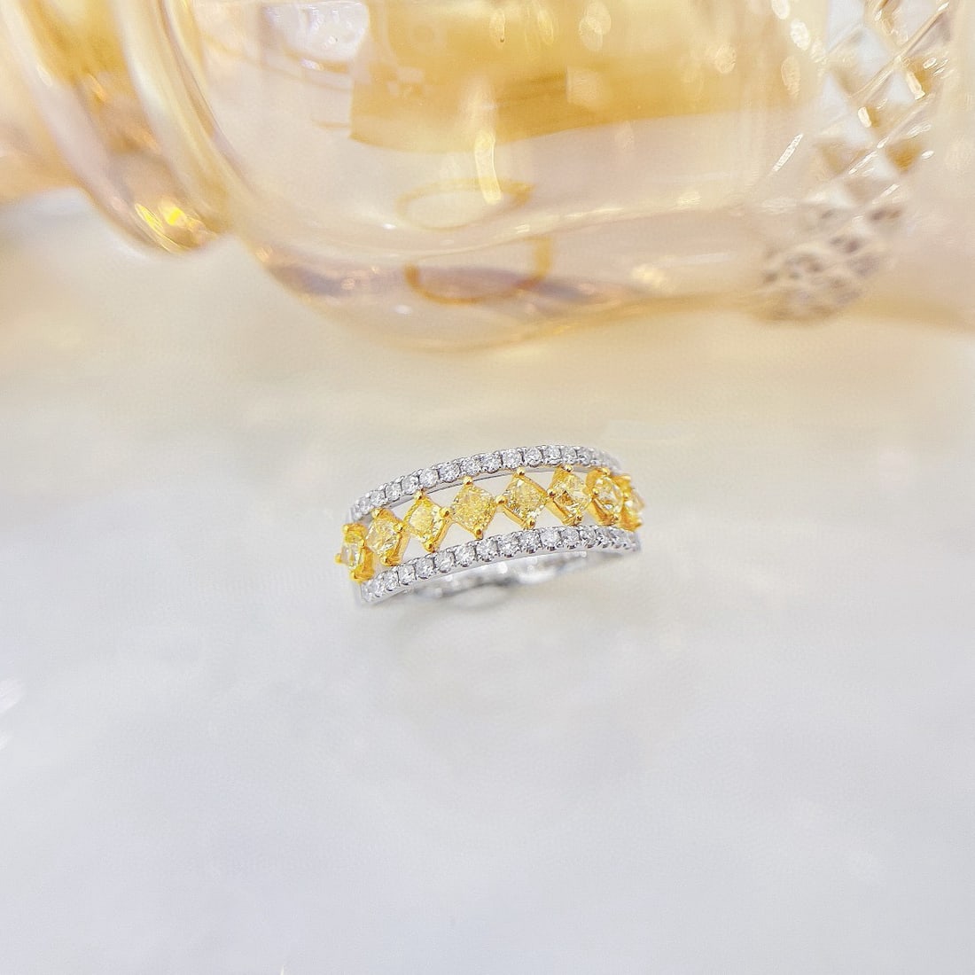 14k Gold 0.88 Ctw Natural Yellow Diamond & Diamond Ring - 4