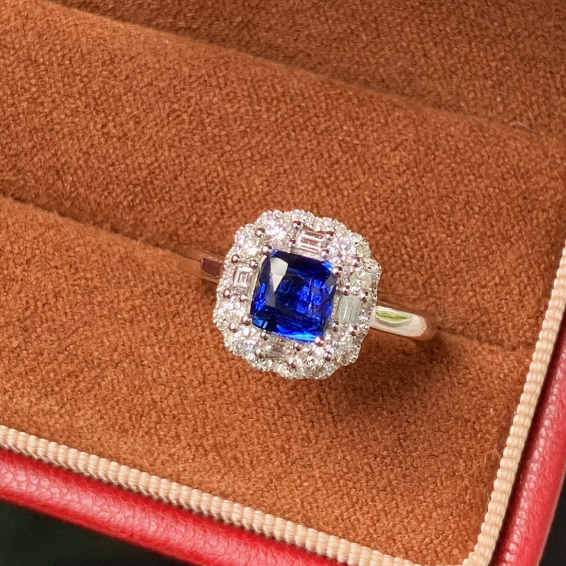 14k Gold 1.50 Ctw Natural Sapphire & Diamond Ring - 6