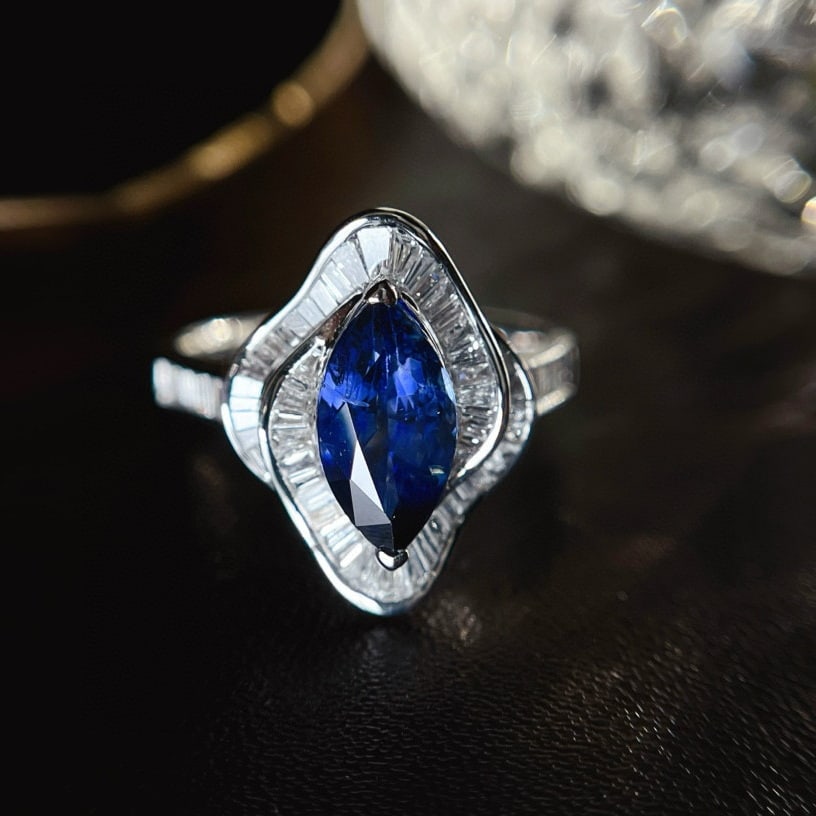 14k Gold 2.00 Ct Vivid Blue Natural Sapphire & Diamond Ring - 3