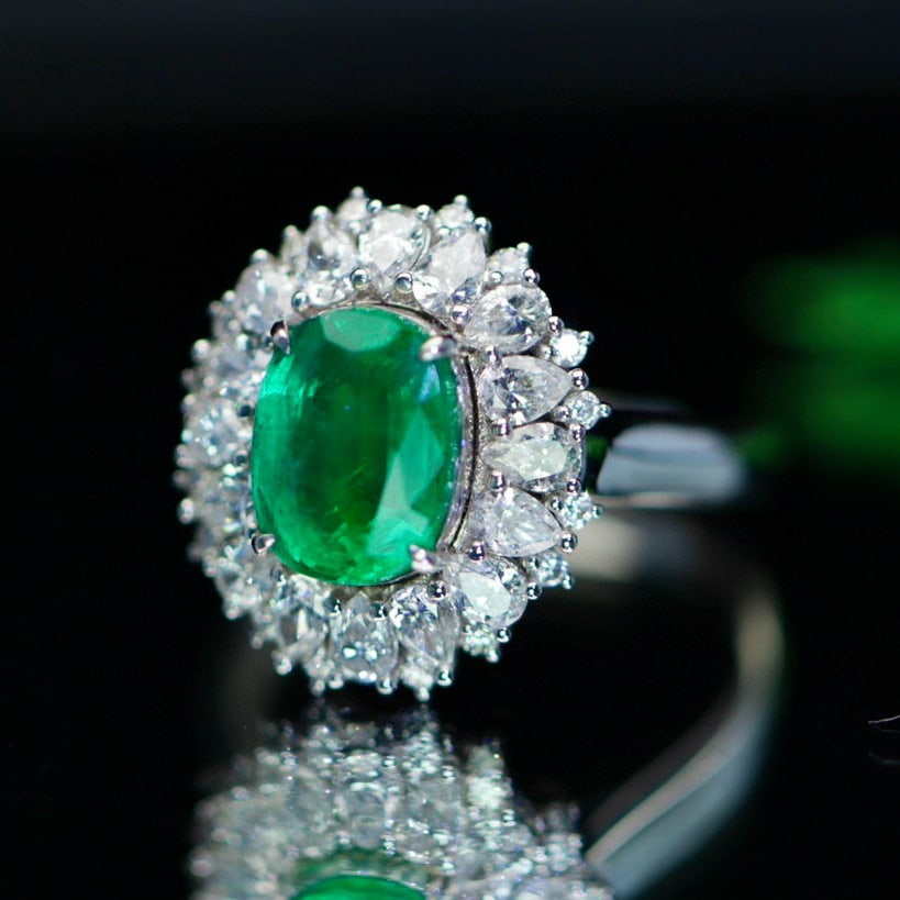 14k Gold 3.28 Ctw Vivid Green Natural Emerald & Diamond Ring - 4