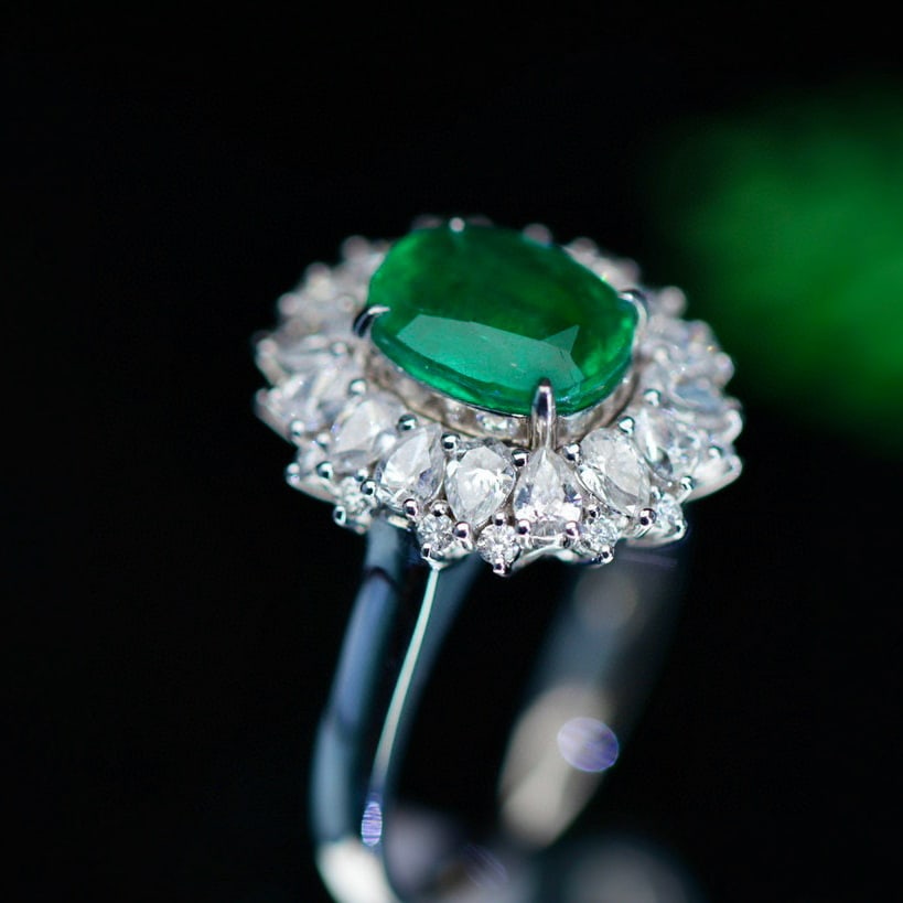 14k Gold 3.28 Ctw Vivid Green Natural Emerald & Diamond Ring - 6