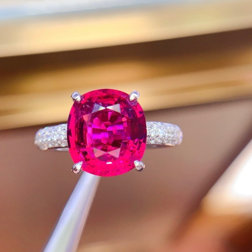 14k Gold 4.40 Ctw Natural Tourmaline & Diamond Ring: Ref:230950430 // gold content:14k gold // ring size:7. 25us // // main gemstone:tourmaline // shape:cushion // carat weight:4. 05ct // color:red // treatment:natural // // adjacent gemstone 2 :