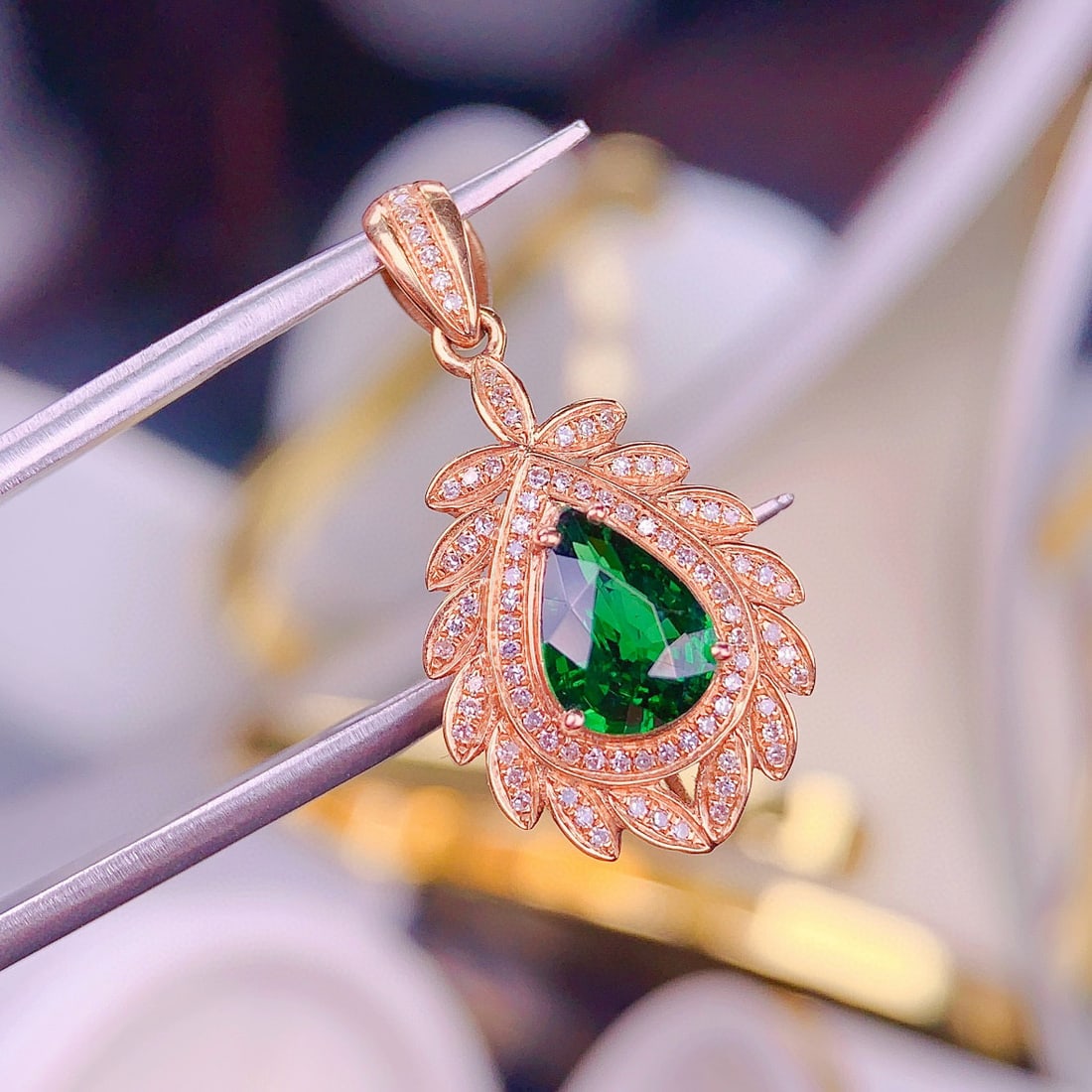 14k Gold 1.35 Ct Vivid Green Natural Tsavorite & Diamond Pendant( Without Chain ) - 6