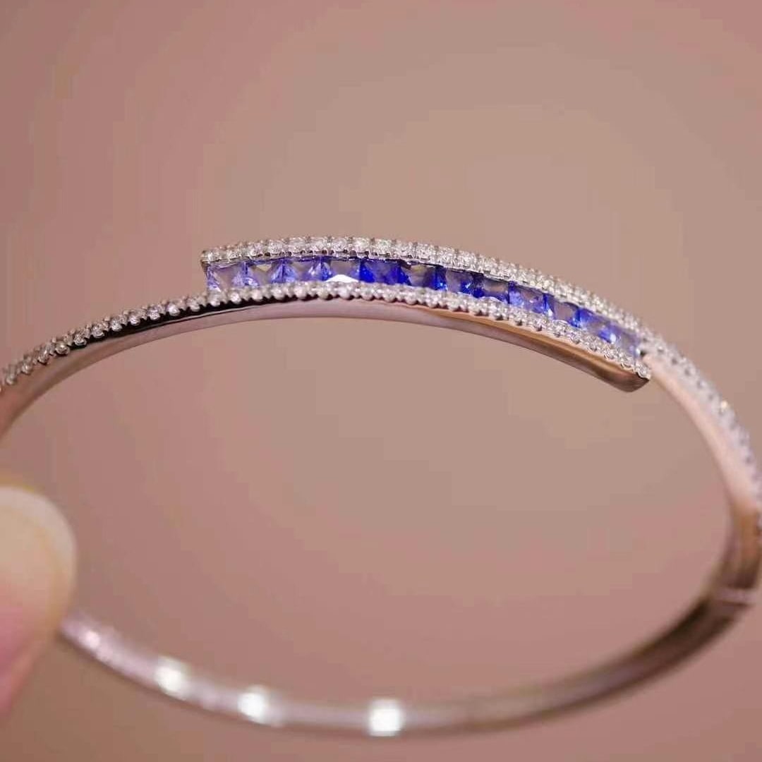 14k Gold 2.25 Ctw Natural Sapphire & Diamond Bangle - 3