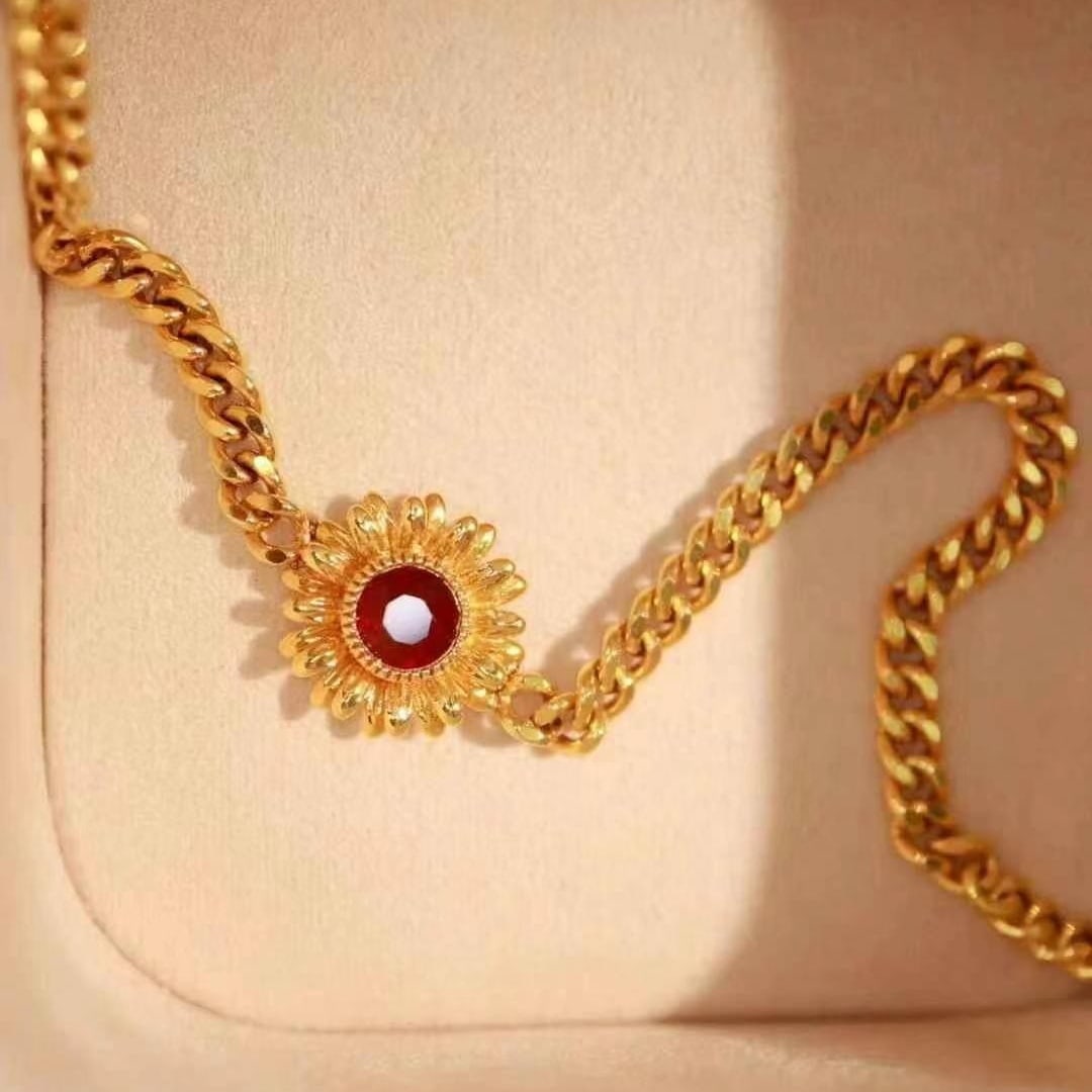 14k Gold 0.64 Ct Natural Ruby & Flowers Bracelet - 5