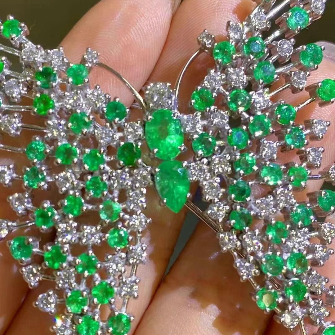 14k Gold 10.00 Ctw Natural Emerald & Diamond Brooch - 2