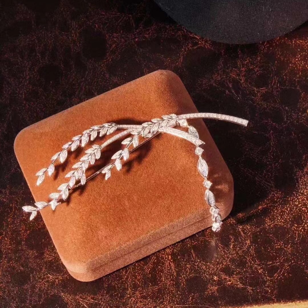 14k Gold 1.12 Ct Natural H Diamond Brooch/pendant( Without Chain ): Ref:230949022 // gold content:14k gold // main gemstone:diamond // shape:round // carat weight:1. 12ct // clarity grade:vs-si // color:h // treatment:natural // cut grade:g // Condition: NewLow