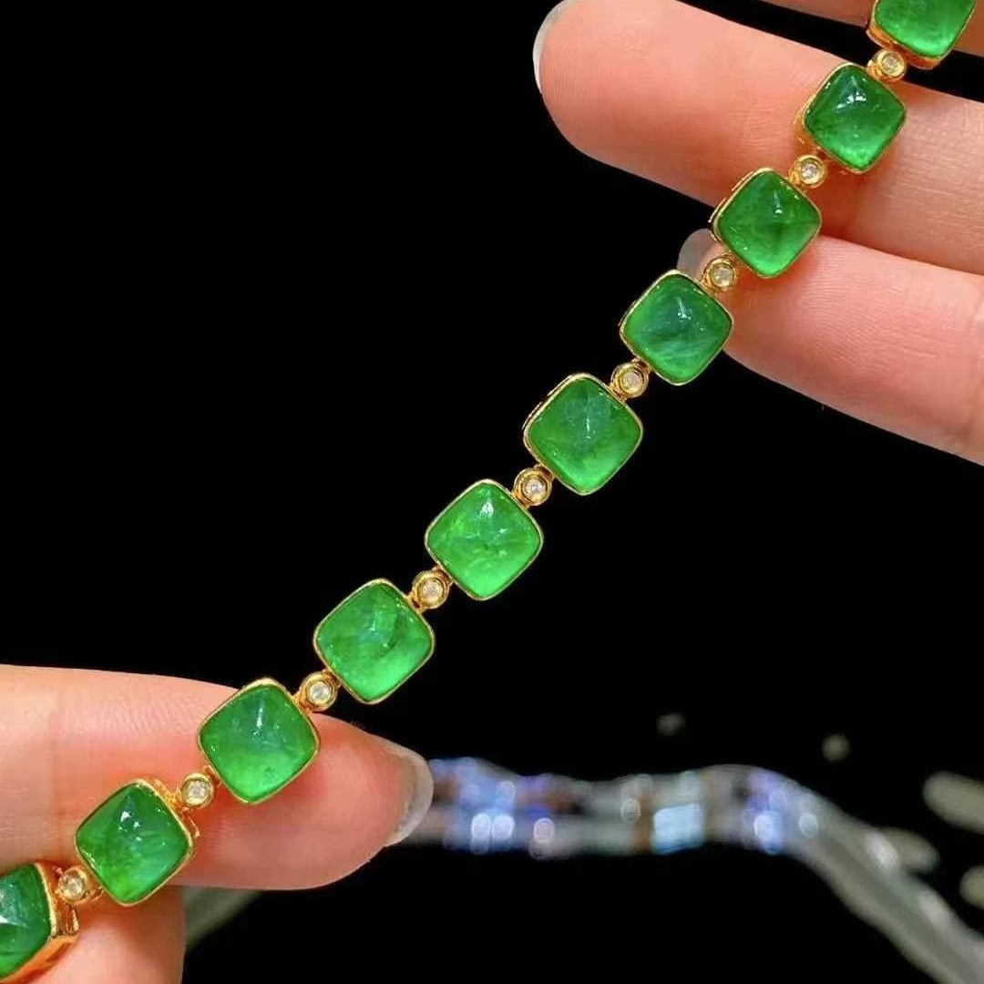 14k Gold 18.05 Ct Natural Emerald & Diamond Bracelet - 2