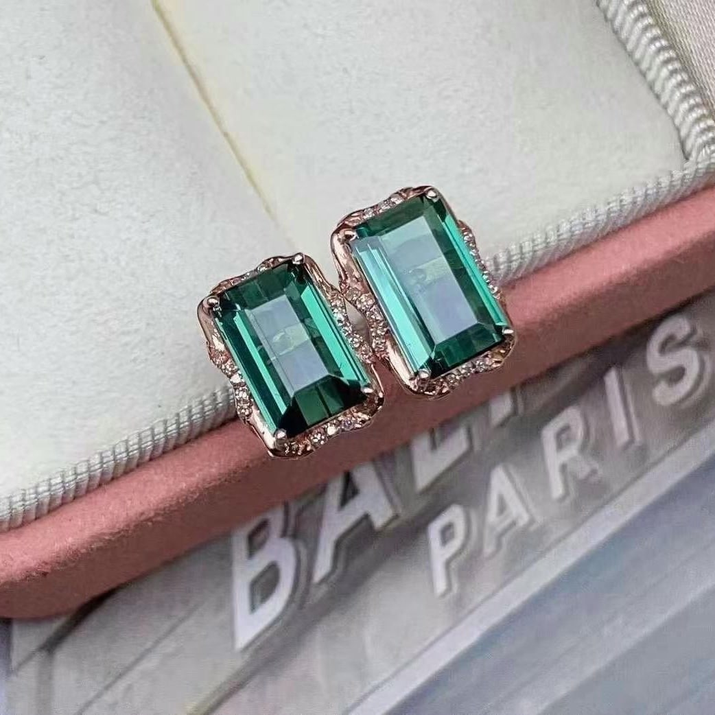 14k Gold 4.58 Ct Natural Tourmaline & Diamond Earrings: Ref:230949051 // gold content:14k gold // main gemstone:tourmaline // shape:octagonal // carat weight:4. 58ct // color:green // treatment:natural // // adjacent gemstone 2 : diamond // number of