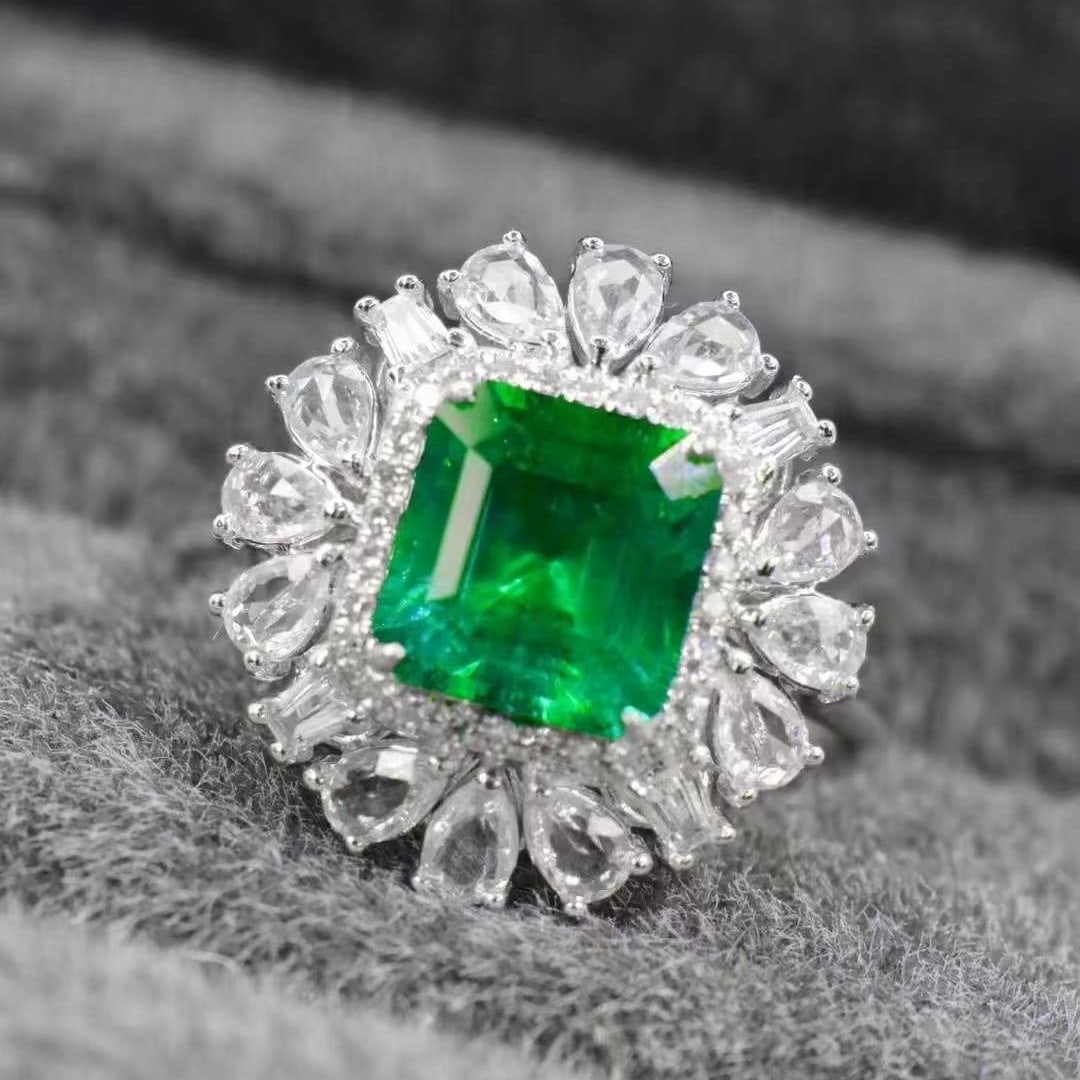 14k Gold 2.38 Ctw Vivid Green Natural Emerald & Sapphire Ring - 4
