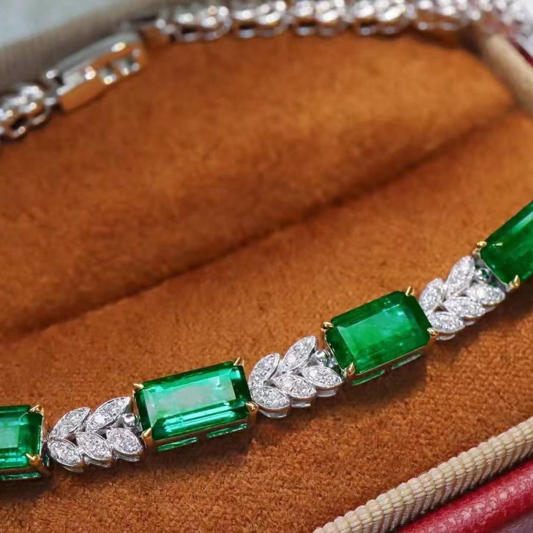 14k Gold 4.43 Ctw Vivid Green Natural Emerald & Diamond Bracelet - 4