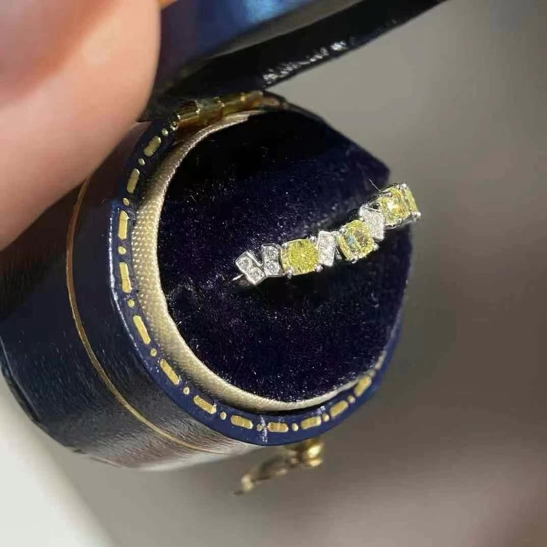 14k Gold 0.5 Ct Natural Color Diamond Ring - 3