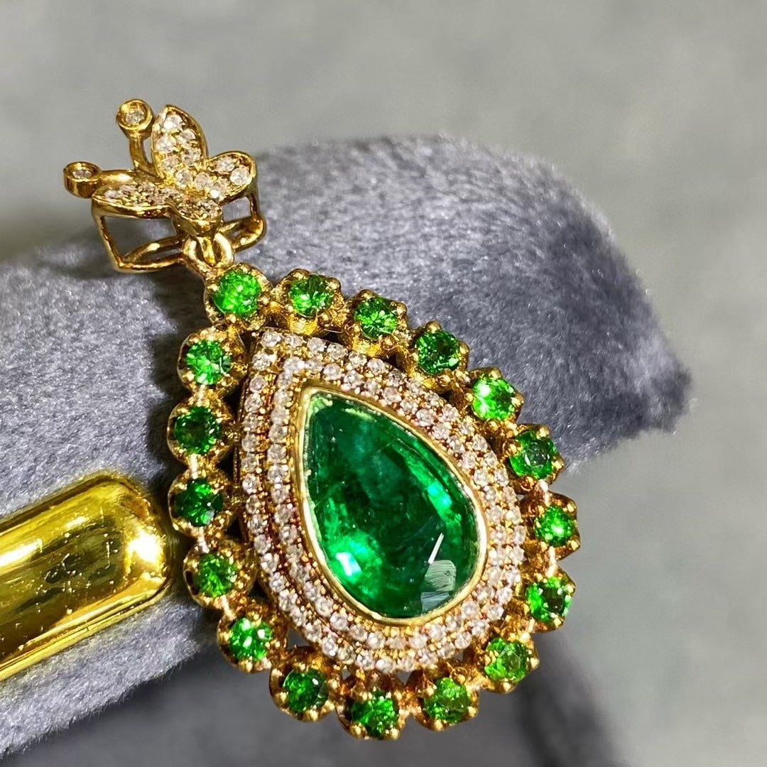 14k Gold 2.3 Ct Vivid Green Natural Emerald & Diamond Pendant( Without Chain ) - 3