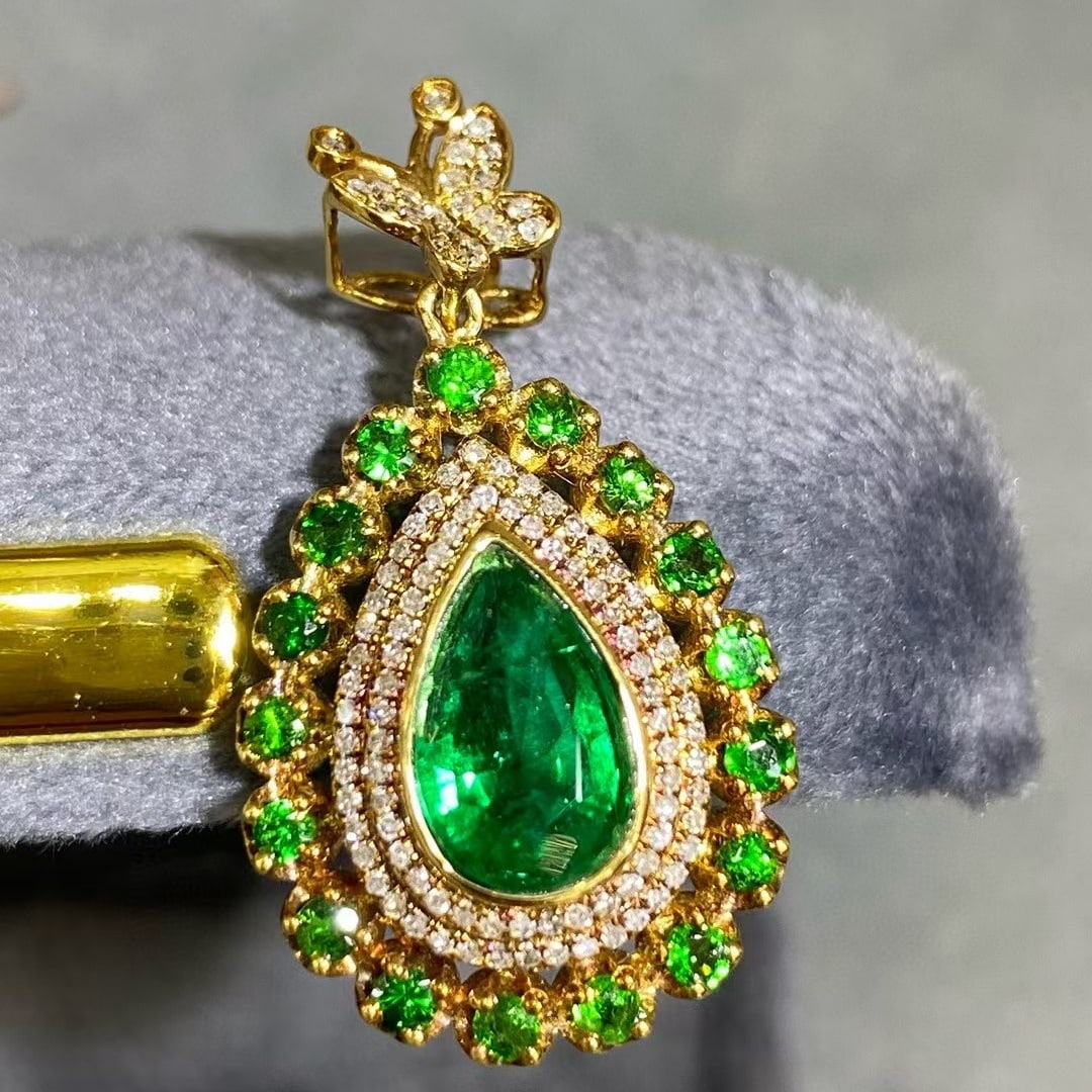14k Gold 2.3 Ct Vivid Green Natural Emerald & Diamond Pendant( Without Chain ) - 4
