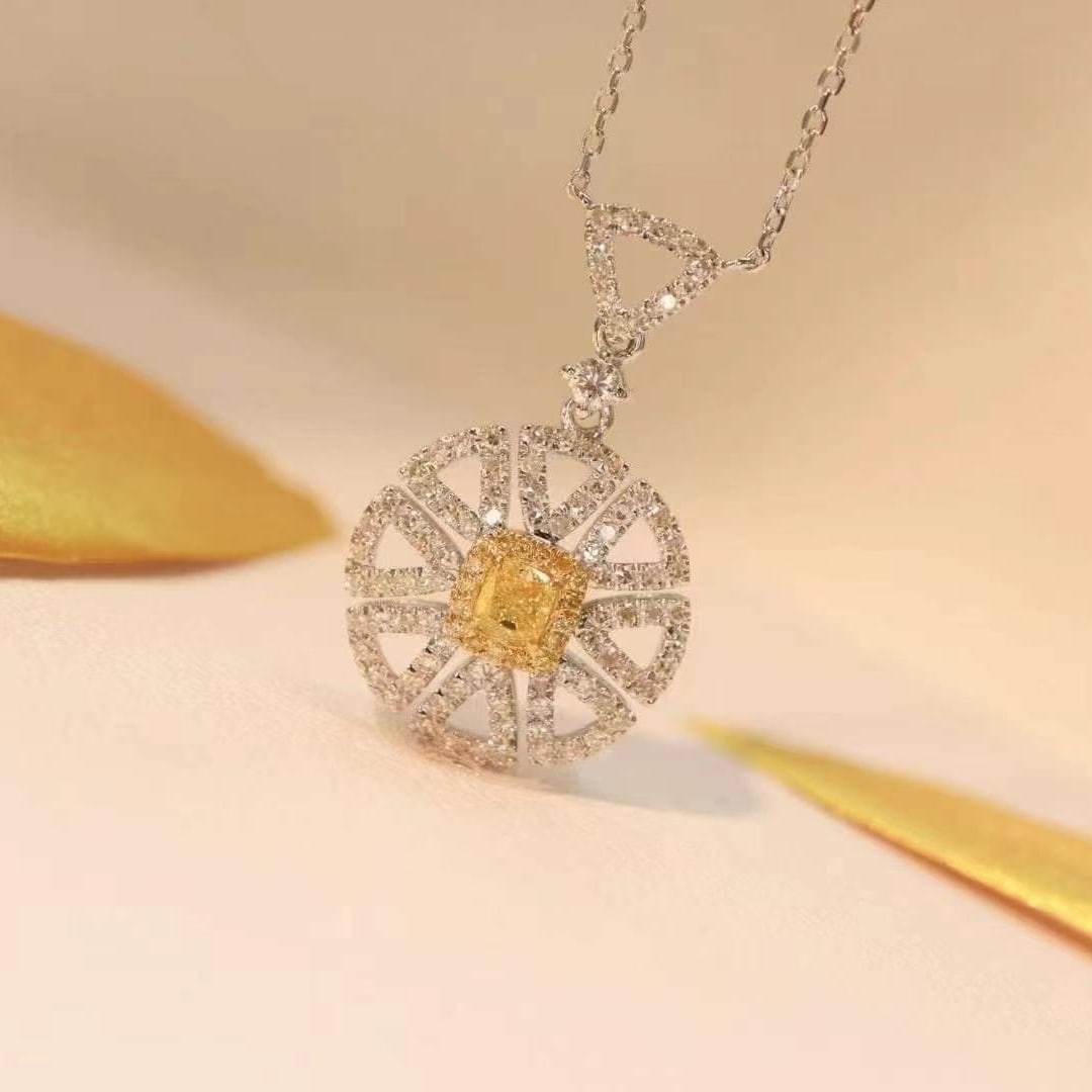 14k Gold 0.74 Ct Natural Color Diamond Necklace - 4