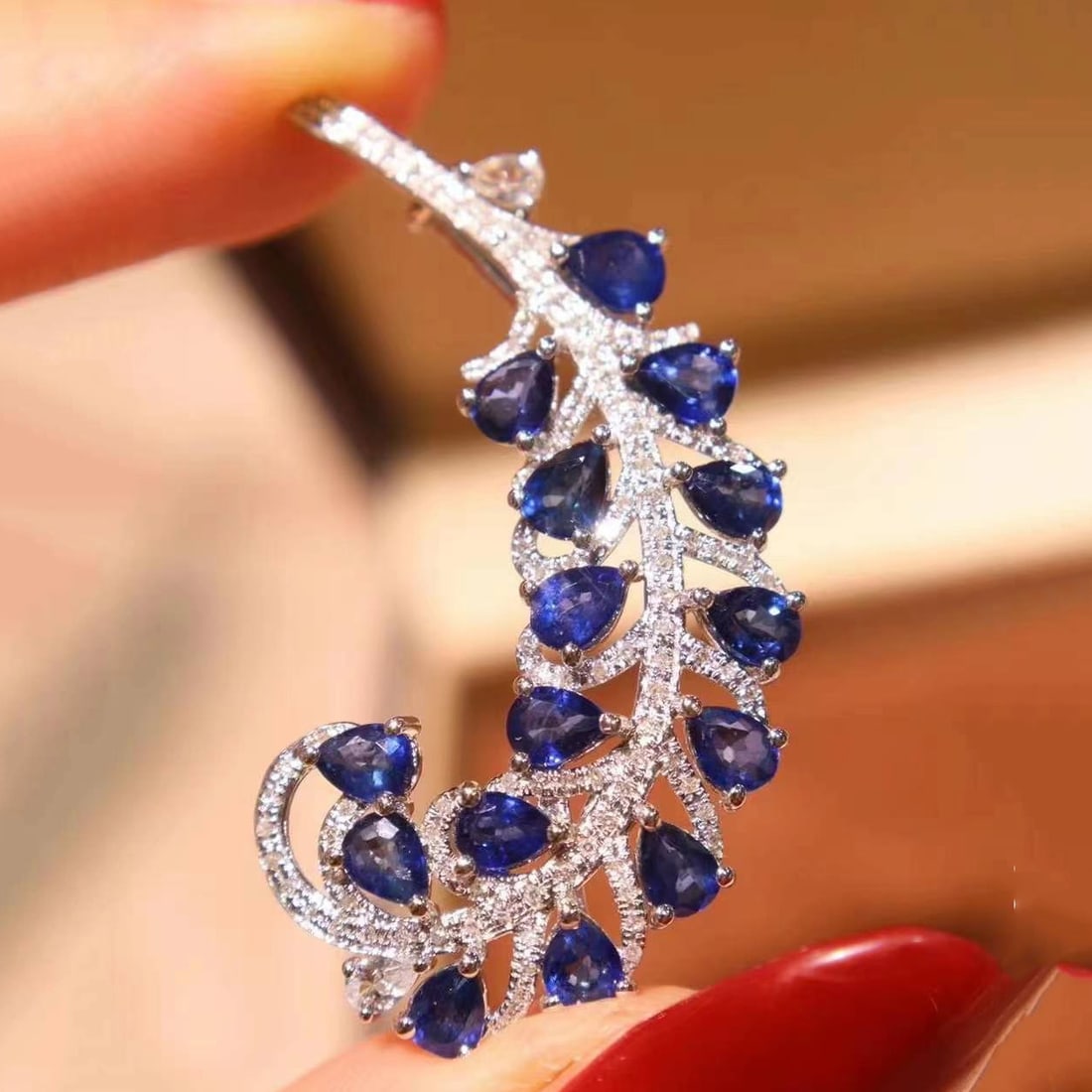 14k Gold 4 Ct Natural Sapphire & Diamond & Sapphire Brooch: Ref:230949093 // gold content:14k gold // main gemstone:sapphire // shape:pear // carat weight:4ct // color:blue // treatment:natural // // adjacent gemstone 2 : diamond // shape:round // clarity grad